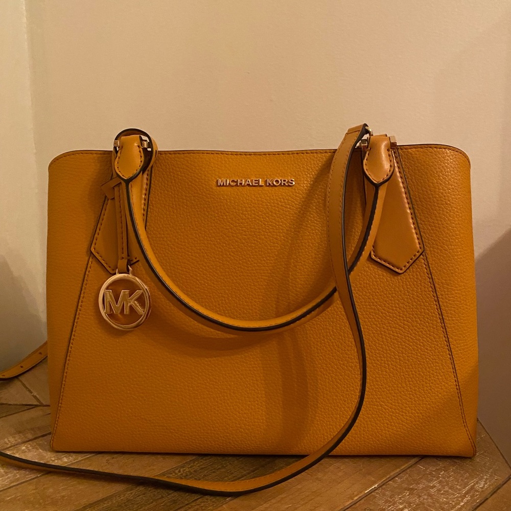 Micheal Kors Authentic Handbag